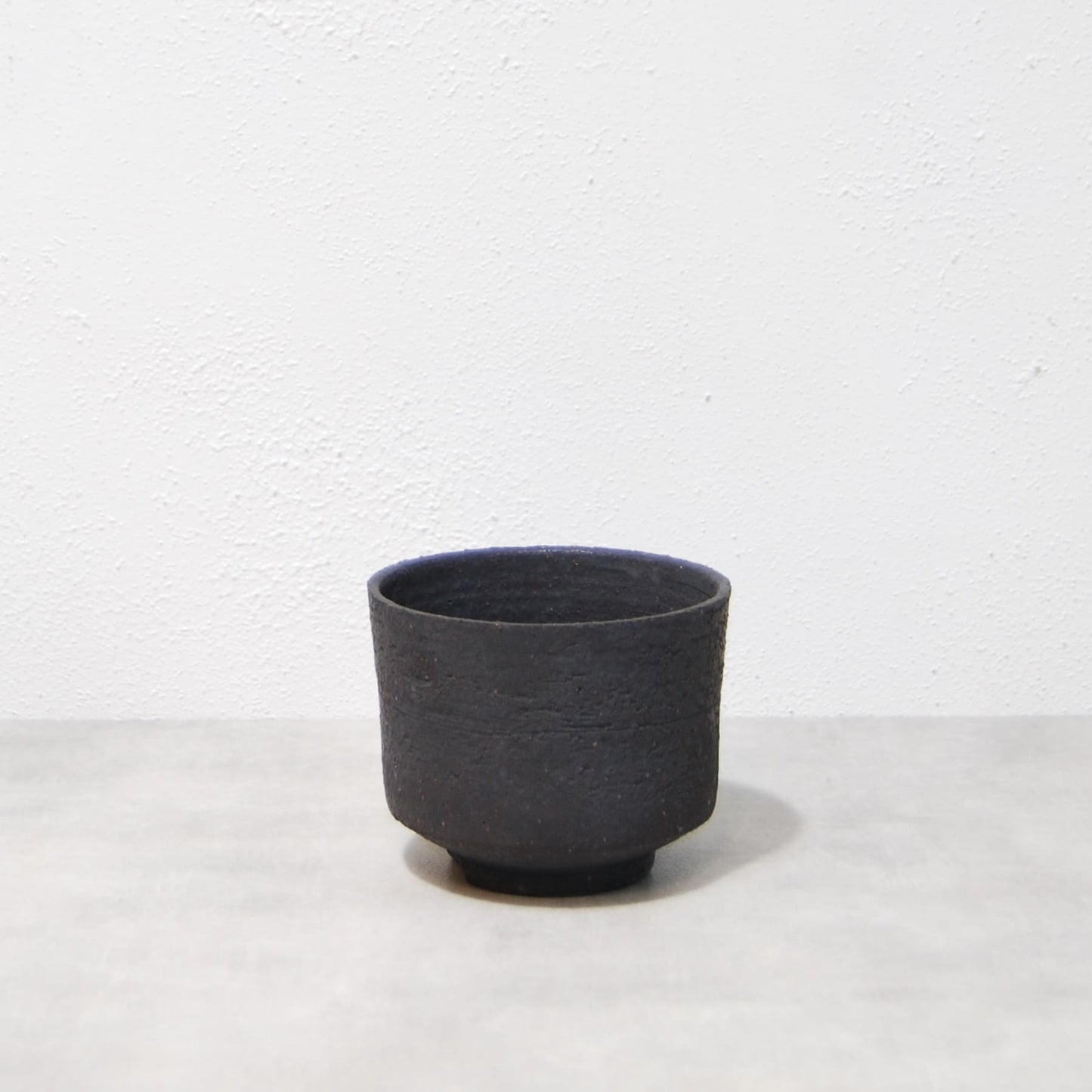 黒鉄釉 中深鉢Ｓ　かみ山陶器