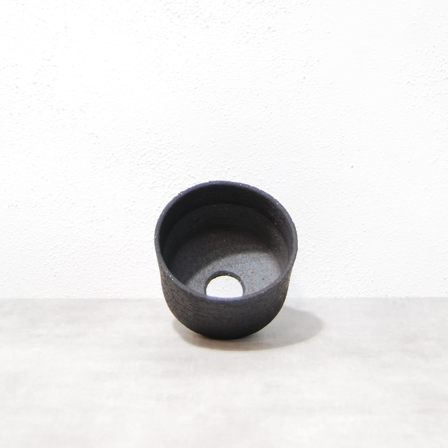 黒鉄釉 中深鉢Ｓ　かみ山陶器