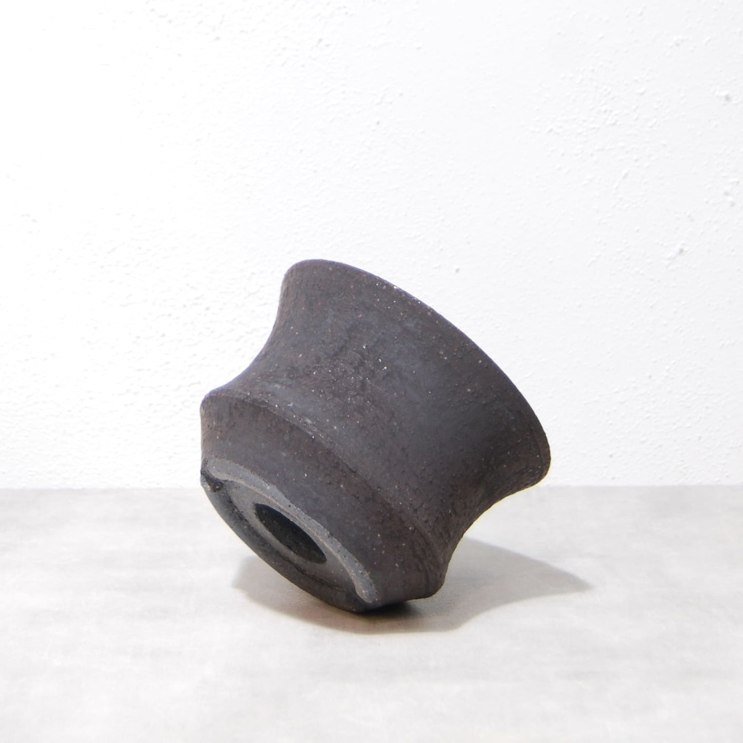 黒鉄釉 中深ソリ鉢 S　かみ山陶器