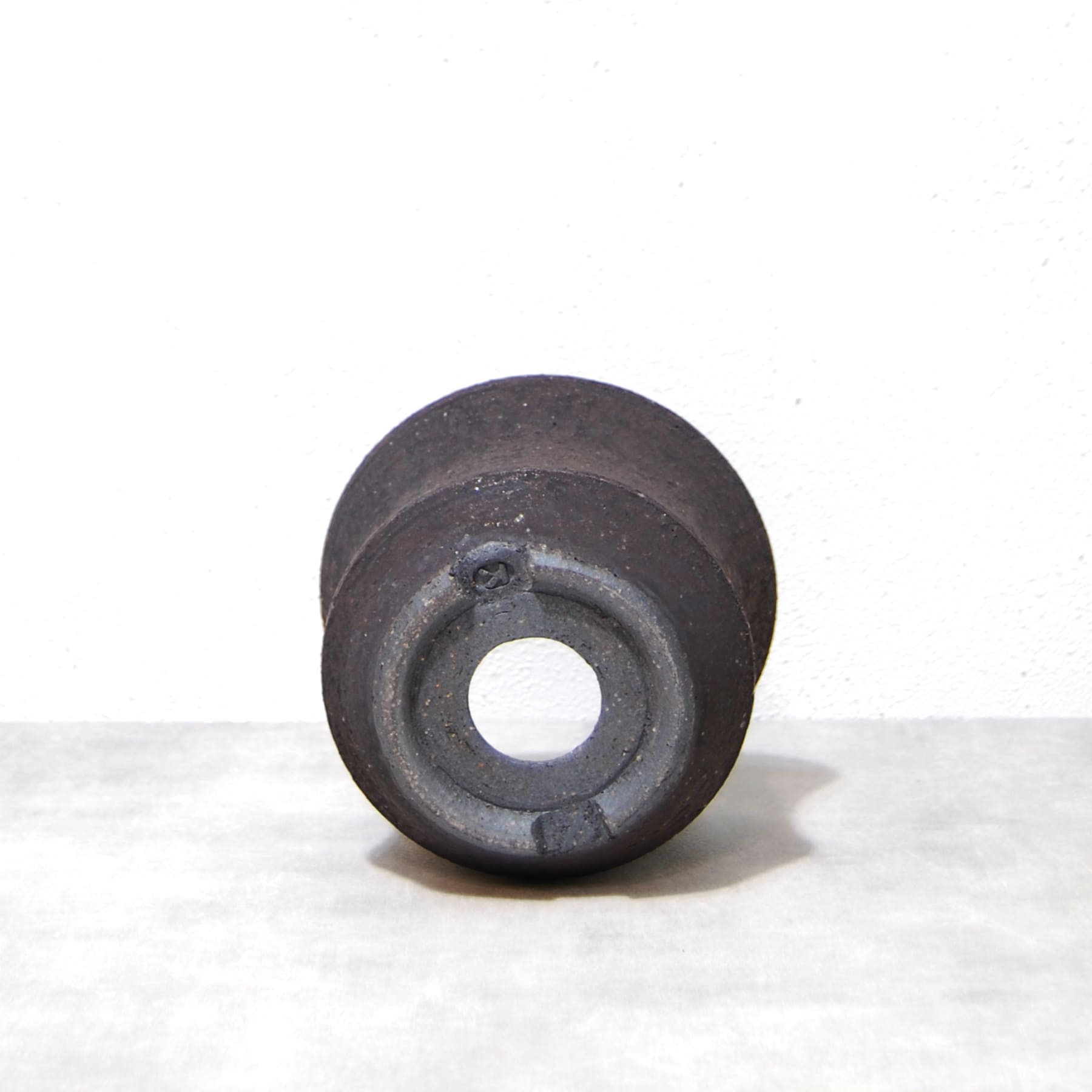 黒鉄釉 中深ソリ鉢 S かみ山陶器 – linkplants -リンクプランツ-