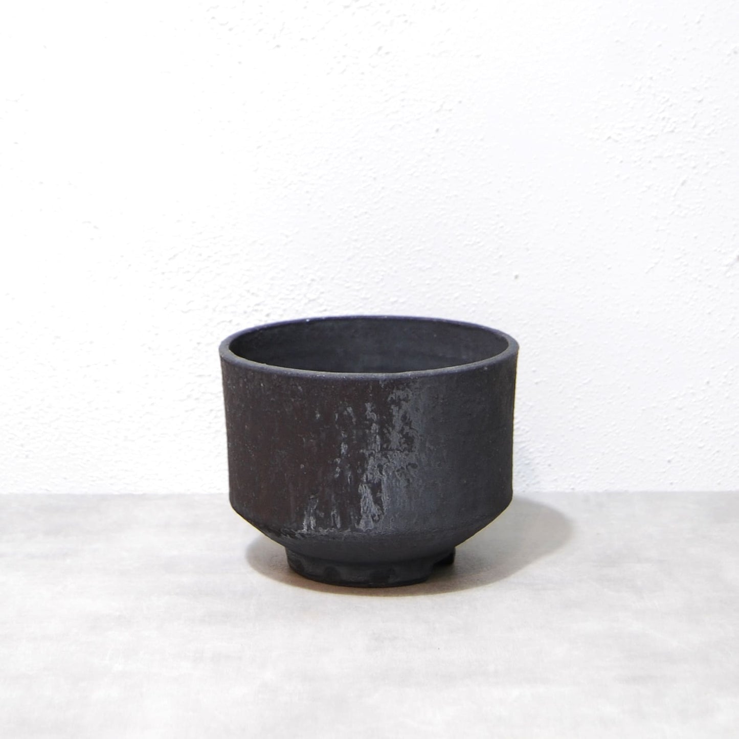 黒鉄釉 中深鉢 M　かみ山陶器