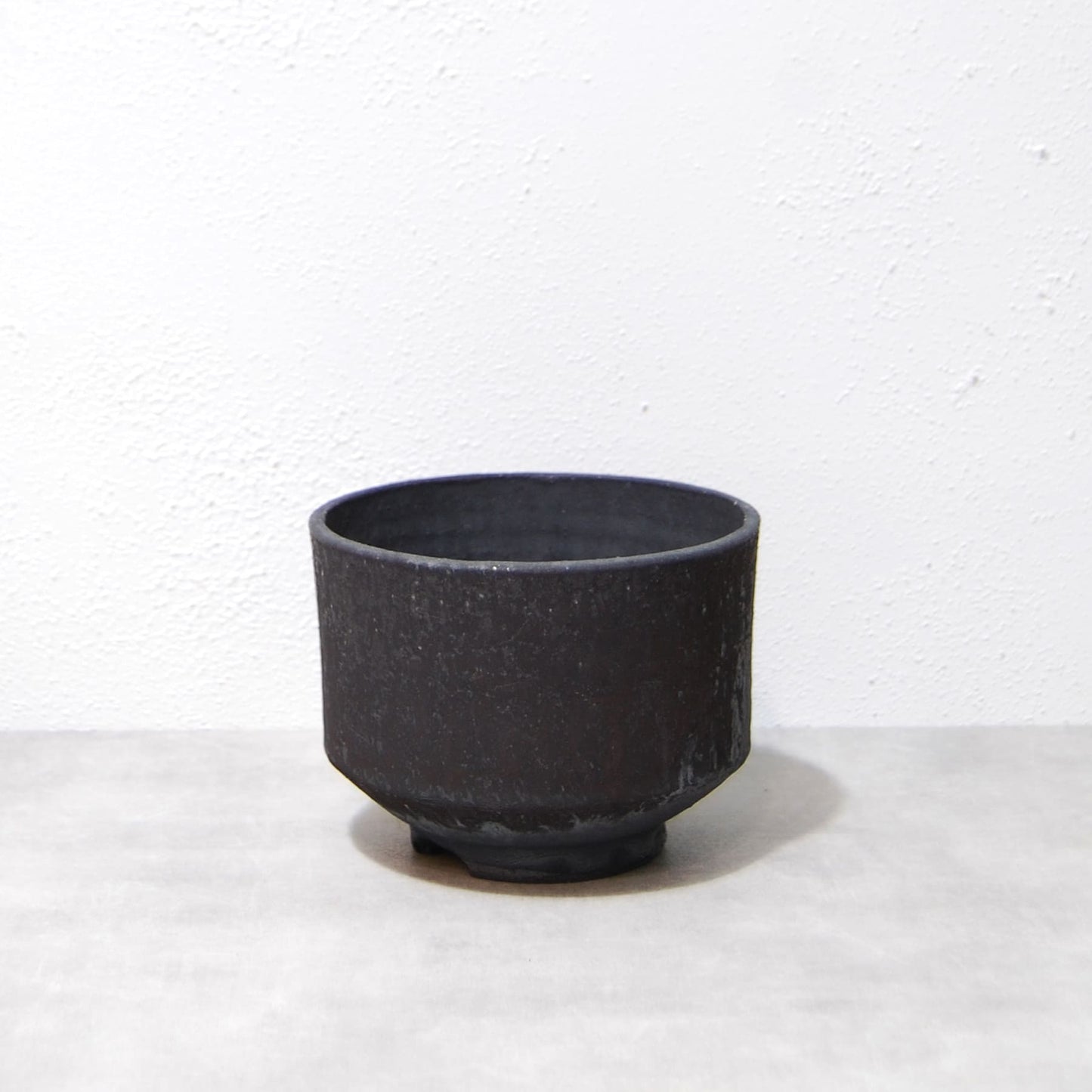 黒鉄釉 中深鉢 M　かみ山陶器