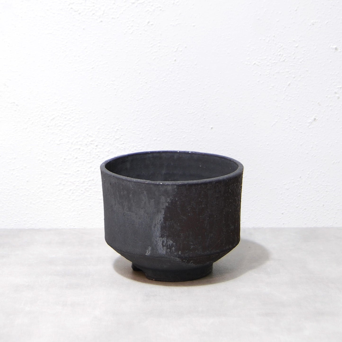 黒鉄釉 中深鉢 M　かみ山陶器