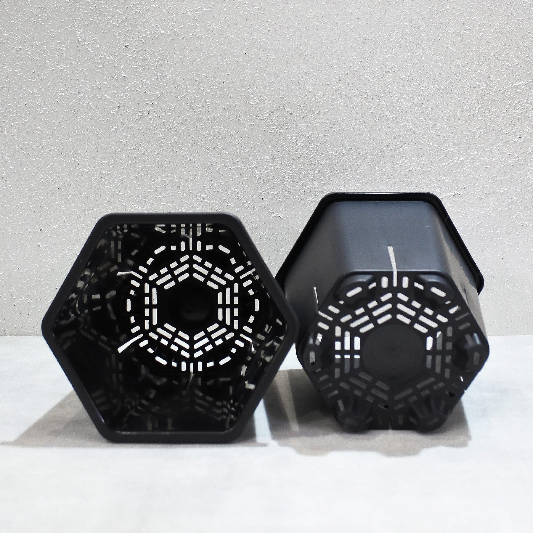 六角形プランター 4個 HexaPot（ヘキサポット）4号 六角形プラ鉢 – linkplants -リンクプランツ-