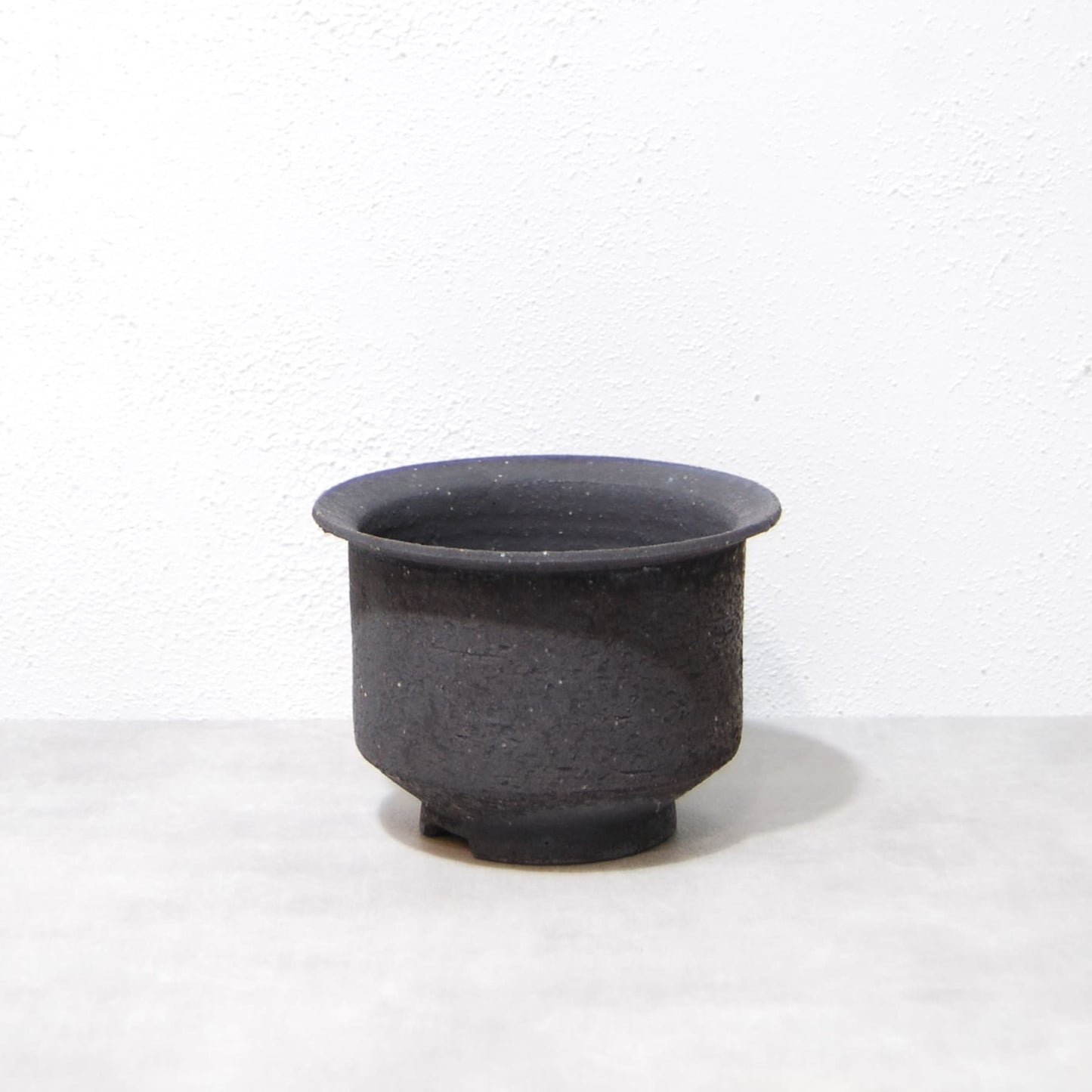 黒鉄釉 中深エン付鉢 M　かみ山陶器