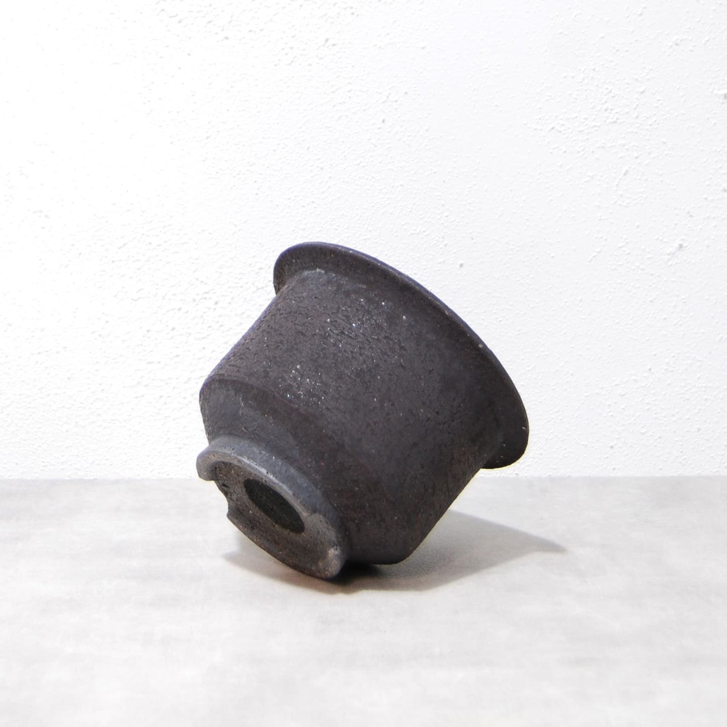 黒鉄釉 中深エン付鉢 M　かみ山陶器