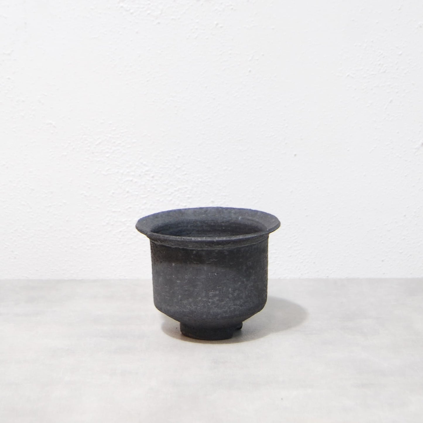 黒鉄釉 中深エン付鉢 Ｓ　かみ山陶器