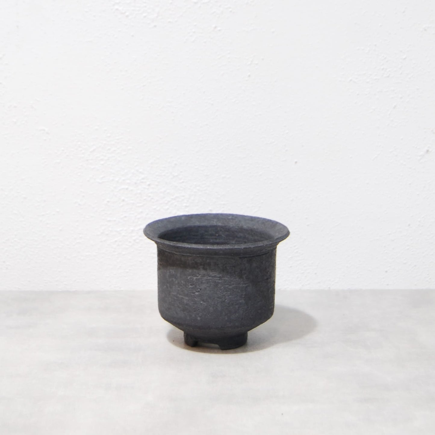 黒鉄釉 中深エン付鉢 Ｓ　かみ山陶器