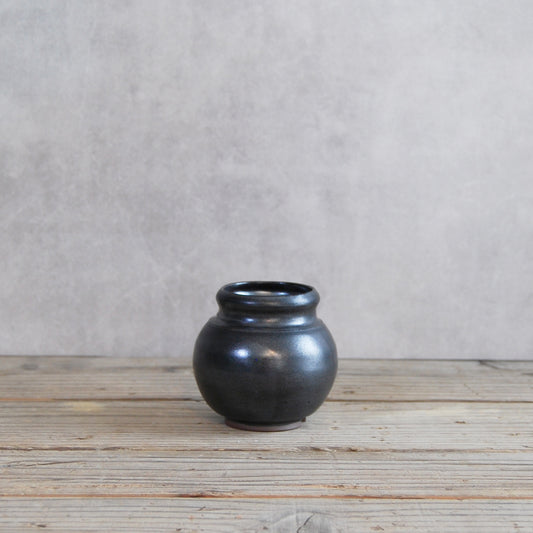 黒釉植木鉢003　大信陶器